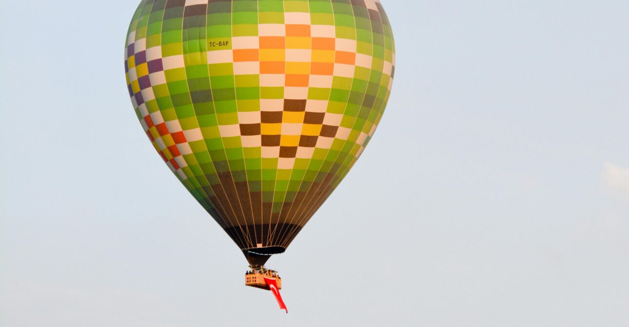 Safari en Montgolfière dans le Maasai Mara : Une Aventure Magique au Lever du Soleil